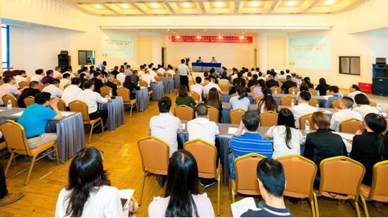 埋头赶路，，，，，也要抬头寻道