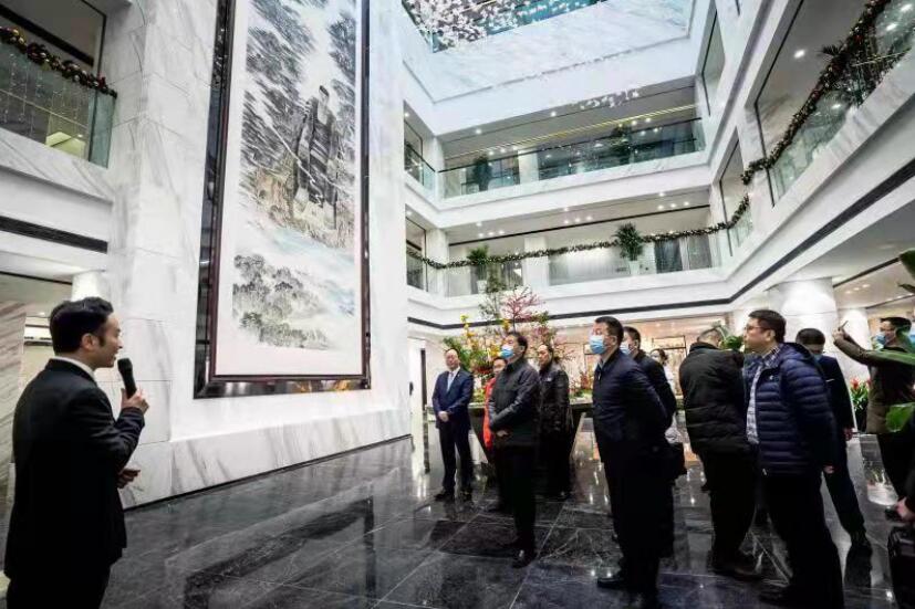 Z6尊龙凯时集团与乐山市政府召开工作座谈会