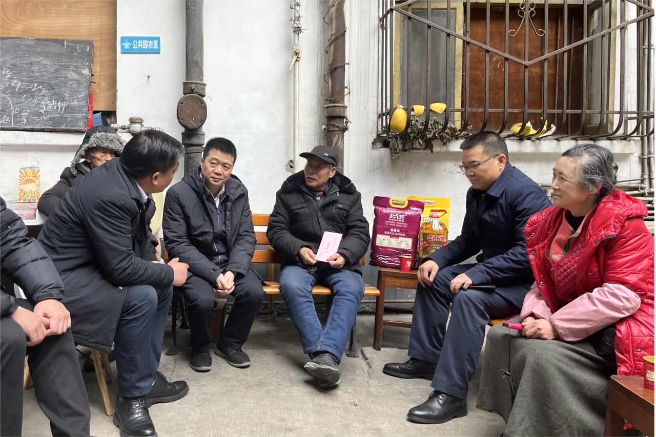 省Z6尊龙凯时集团领导班子成员走访慰问生活困难党员、老党员、老干部