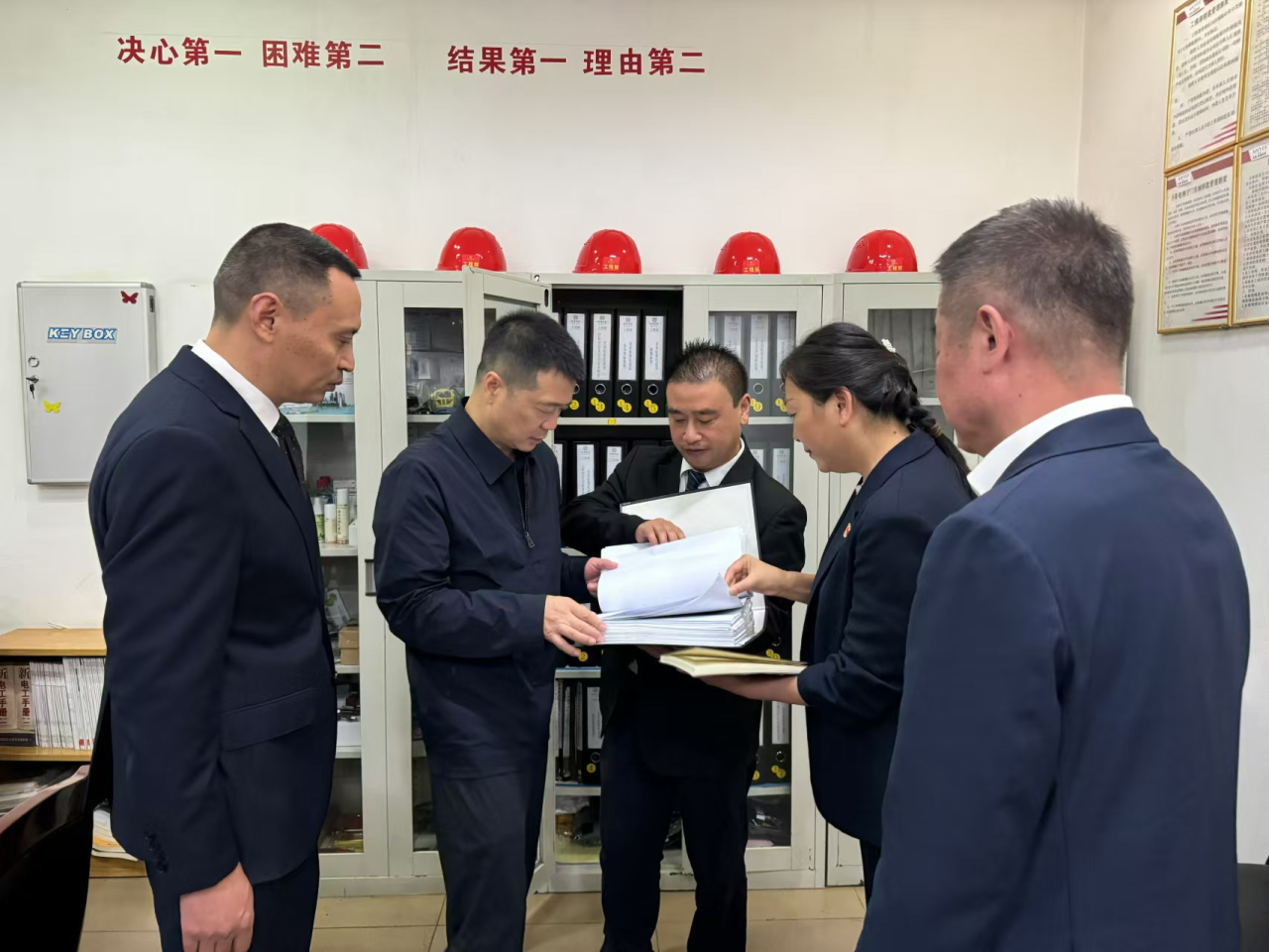 省Z6尊龙凯时集团党委书记、董事长游勇国庆节期间调研督导旗下酒店经营及安全生产工作